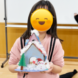小1・11月の工作①クリスマスハウス
